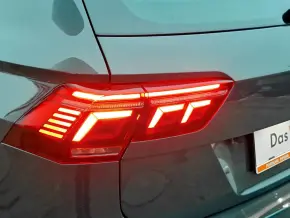 VW Noul Tiguan Elegance 2,0 TSI DSG 4Mot thumbnail
