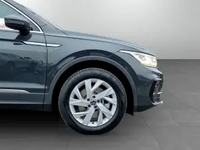 VW Noul Tiguan Elegance 2,0 TSI DSG 4Mot thumbnail