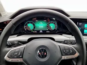 VW Golf Variant Life 2.0 TDI DSG thumbnail