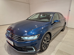 VW Noul Passat GTE 1.4 TSI 218 CP PHEV thumbnail