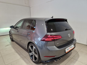 VW Golf R 2.0 TSI DSG7 thumbnail
