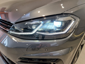 VW Golf R 2.0 TSI DSG7 thumbnail