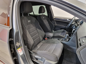 VW Golf R 2.0 TSI DSG7 thumbnail