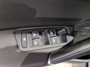 VW Golf R 2.0 TSI DSG7 thumbnail