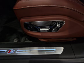 Audi A8L PI 50 TDI quattro thumbnail