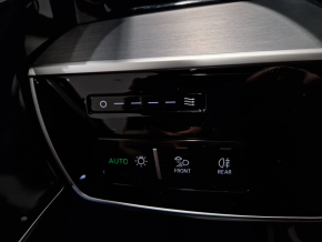 Audi A8L PI 50 TDI quattro thumbnail
