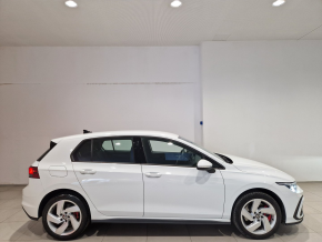 VW Golf GTE thumbnail