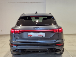 Audi Q6 e-tron quattro thumbnail