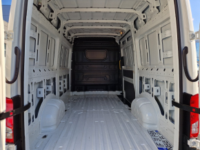 VW Crafter 3.5 Furgon L3H3 FWD 103kW thumbnail