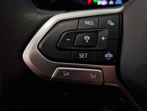 VW Golf Life TDI DSG thumbnail