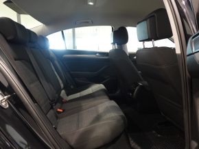 VW Passat Comfortline 2.0 TDI DSG thumbnail