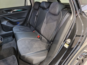 VW Noul Passat Elegance 2.0 TDI DSG TD thumbnail