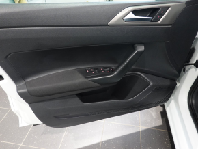 VW Polo Comfortline 1.0 TSI OPF 4 usi thumbnail