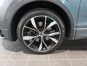 VW Tiguan Allspace R-Line TSI 4MOTION DSG thumbnail