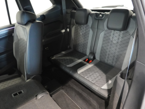 VW Tiguan Allspace R-Line TSI 4MOTION DSG thumbnail