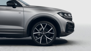 Noul Touareg R-Line V6 TDI thumbnail