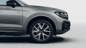 Noul Touareg R-Line V6 TDI thumbnail