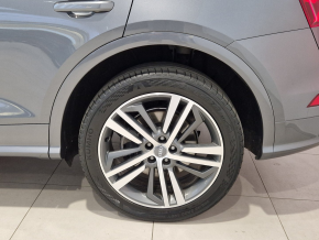 Audi Q5 Sport 2.0 TDI quattro thumbnail