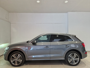 Audi Q5 Sport 2.0 TDI quattro thumbnail
