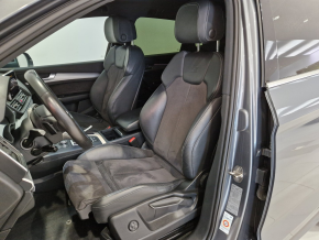 Audi Q5 Sport 2.0 TDI quattro thumbnail