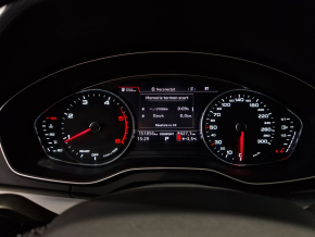 Audi Q5 Sport 2.0 TDI quattro thumbnail