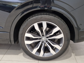 VW Touareg TDI 4MOTION thumbnail
