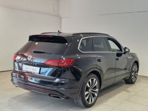 VW Touareg TDI 4MOTION thumbnail