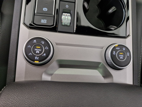 VW Touareg TDI 4MOTION thumbnail
