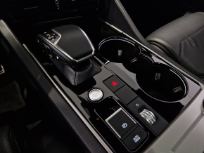 VW Touareg TDI 4MOTION thumbnail