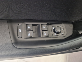 VW Passat Business TDI thumbnail