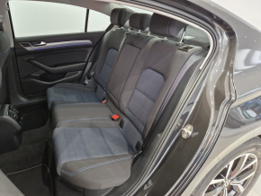 VW Noul Passat GTE - Plug In Hybrid 1.4TSI thumbnail
