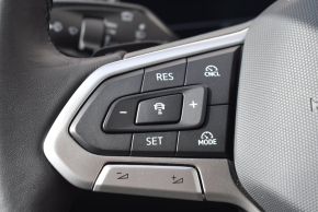 VW Noul Passat Business 1.5 eTSI TD thumbnail