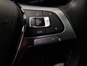 VW Touareg TDI 4MOTION thumbnail