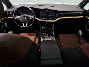 VW Touareg TDI 4MOTION thumbnail