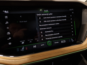 VW Touareg TDI 4MOTION thumbnail
