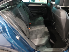 VW Noul Passat Highline 2.0 TDI DSG thumbnail