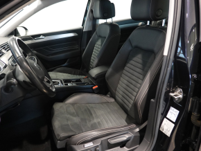 VW Passat Highline 2.0 TDI DSG thumbnail