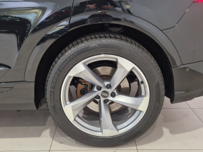 Audi Q8 50 TDI quattro thumbnail