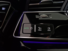 Audi Q8 50 TDI quattro thumbnail