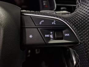 Audi Q8 50 TDI quattro thumbnail
