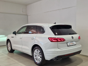 VW Touareg R-Line TDI 4MOTION thumbnail