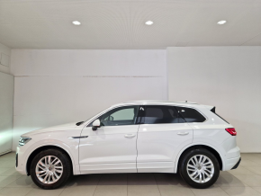 VW Touareg R-Line TDI 4MOTION thumbnail