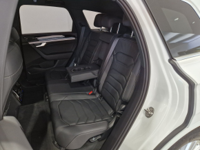 VW Touareg R-Line TDI 4MOTION thumbnail