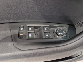 VW Touareg R-Line TDI 4MOTION thumbnail