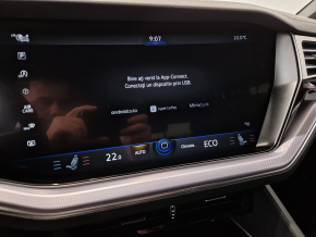 VW Touareg R-Line TDI 4MOTION thumbnail
