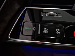 Audi Q7 50 TDI quattro thumbnail