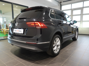 VW Tiguan Highline TDI SCR 4MOTION DSG thumbnail
