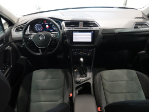 VW Tiguan Highline TDI SCR 4MOTION DSG thumbnail