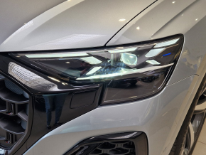 Audi Q8 PI 55 TFSI e quattro 290 kW / 394 CP thumbnail