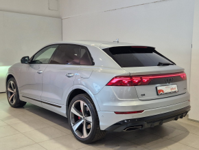 Audi Q8 PI 55 TFSI e quattro 290 kW / 394 CP thumbnail